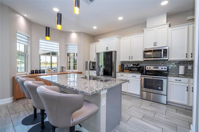 10431 SIDDINGTON DRIVE, Orlando, FL 32832