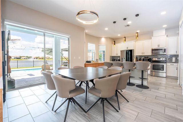 10431 SIDDINGTON DRIVE, Orlando, FL 32832