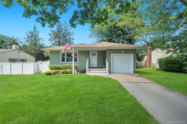 84 Oneida Avenue, South Setauket, NY 11720