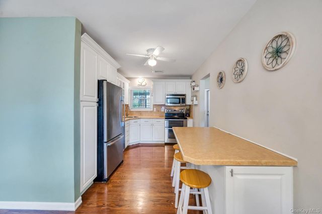 84 Oneida Avenue, South Setauket, NY 11720
