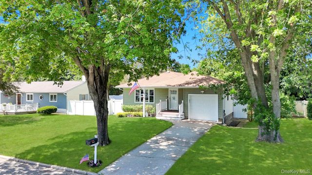 84 Oneida Avenue, South Setauket, NY 11720