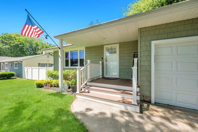 84 Oneida Avenue, South Setauket, NY 11720