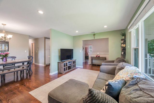 84 Oneida Avenue, South Setauket, NY 11720