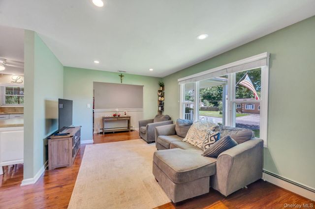 84 Oneida Avenue, South Setauket, NY 11720