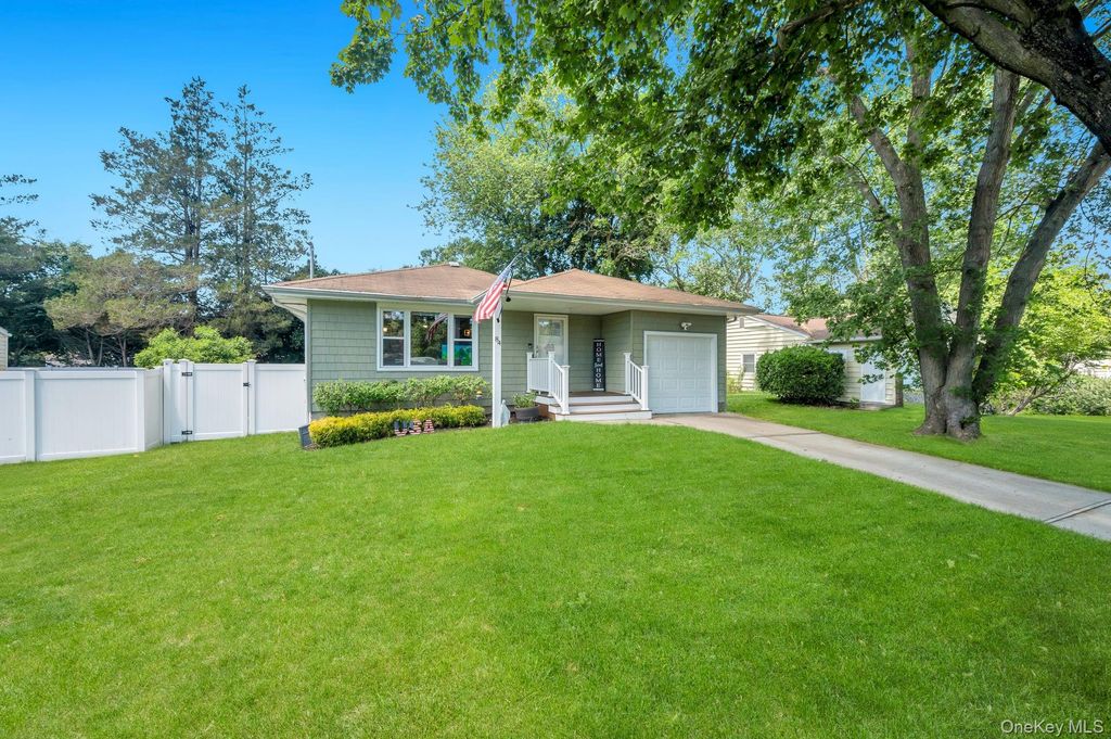 84 Oneida Avenue, South Setauket, NY 11720