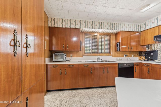 209 Robert Drive, Lafayette, LA 70506