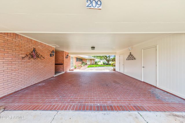 209 Robert Drive, Lafayette, LA 70506