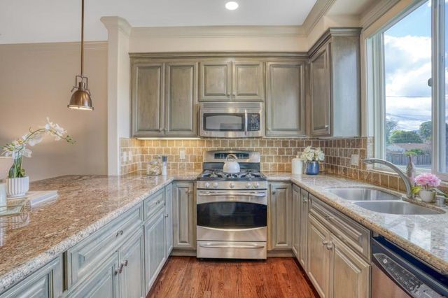 809 Lippert Place, Santa Clara, CA 95050