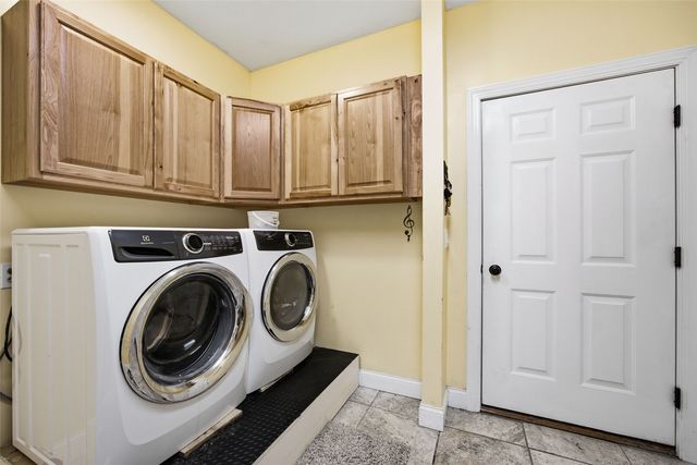 3501 Royal Drive SW, Cedar Rapids, IA 52404