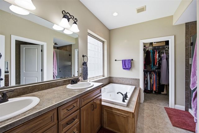 3501 Royal Drive SW, Cedar Rapids, IA 52404