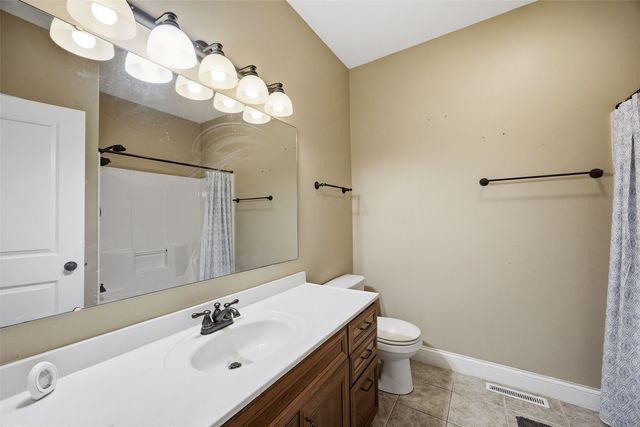 3501 Royal Drive SW, Cedar Rapids, IA 52404