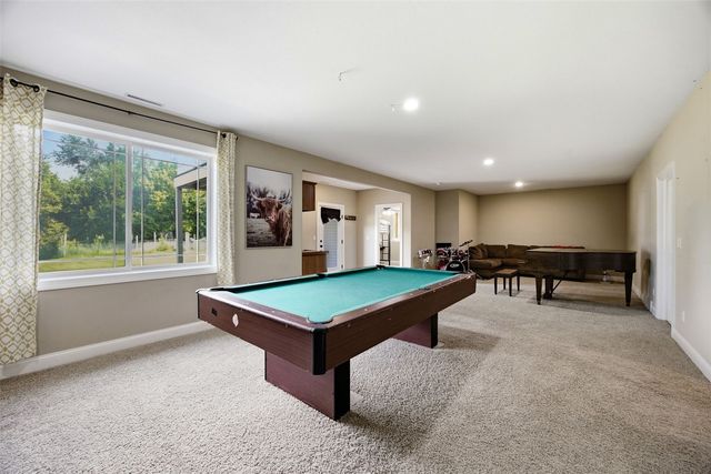 3501 Royal Drive SW, Cedar Rapids, IA 52404