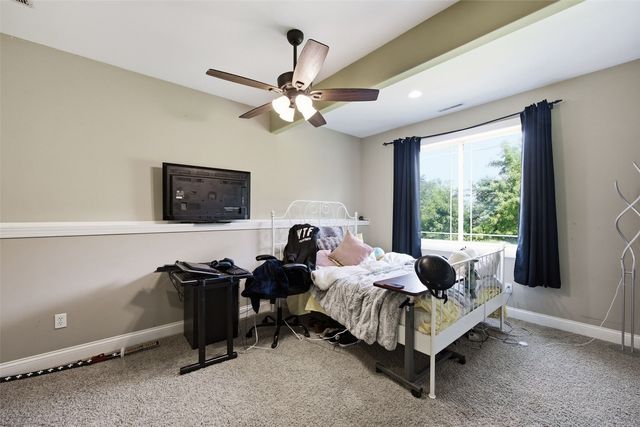 3501 Royal Drive SW, Cedar Rapids, IA 52404