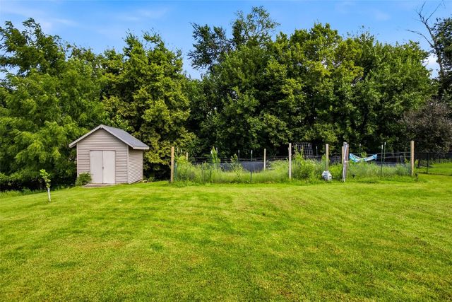 3501 Royal Drive SW, Cedar Rapids, IA 52404