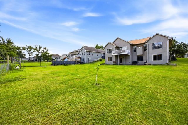 3501 Royal Drive SW, Cedar Rapids, IA 52404