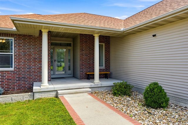3501 Royal Drive SW, Cedar Rapids, IA 52404