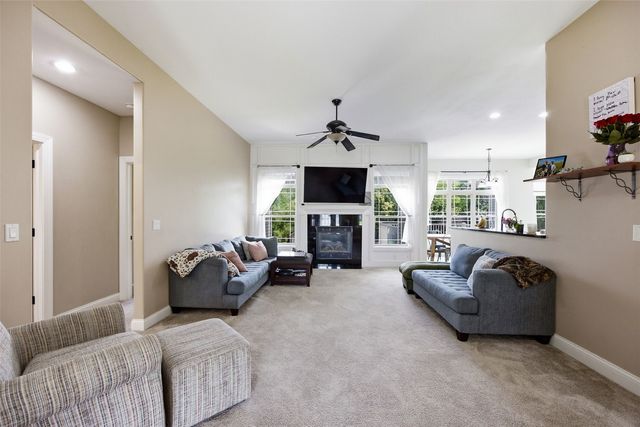3501 Royal Drive SW, Cedar Rapids, IA 52404