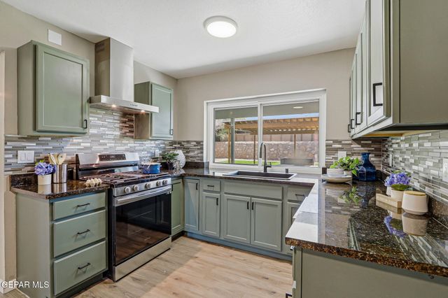 14865 HOLDEN Road, El Paso, TX 79928