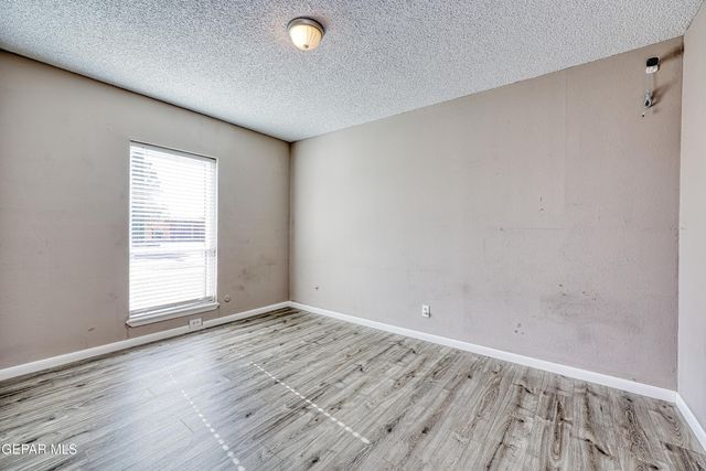 14865 HOLDEN Road, El Paso, TX 79928