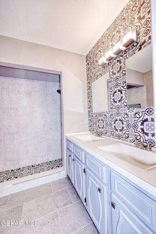 14865 HOLDEN Road, El Paso, TX 79928