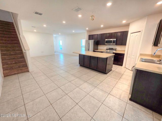 734 BENT BAUM Road, Jacksonville, FL 32205