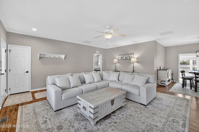 613 Long Leaf Acres Drive, Wilmington, NC 28405