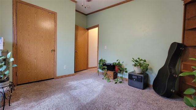 422 S Jackson Street, Lisbon, IA 52253