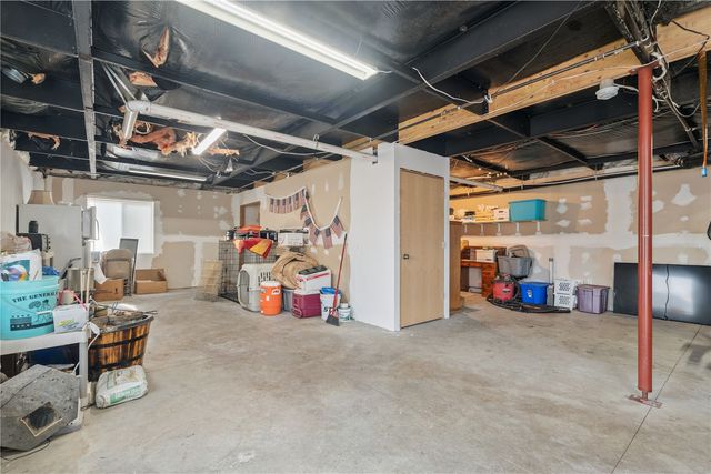 422 S Jackson Street, Lisbon, IA 52253