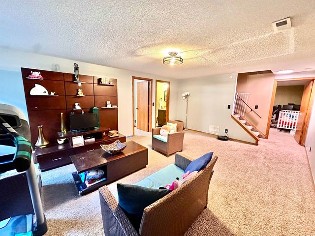 10008 W 20th St N, Wichita, KS 67212