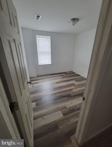 1050 S 4TH ST, Camden, NJ 08102