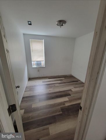 1050 S 4TH ST, Camden, NJ 08102