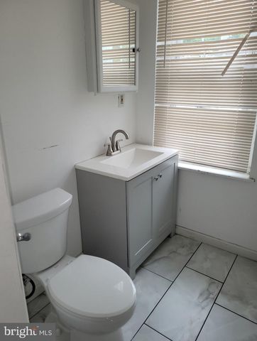 1050 S 4TH ST, Camden, NJ 08102