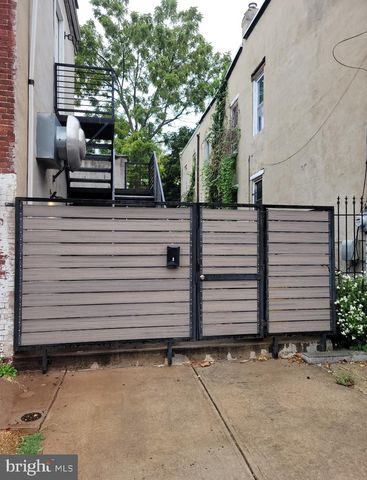 1050 S 4TH ST, Camden, NJ 08102