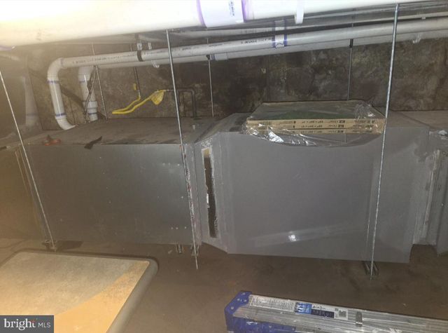 1050 S 4TH ST, Camden, NJ 08102