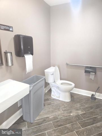 1050 S 4TH ST, Camden, NJ 08102