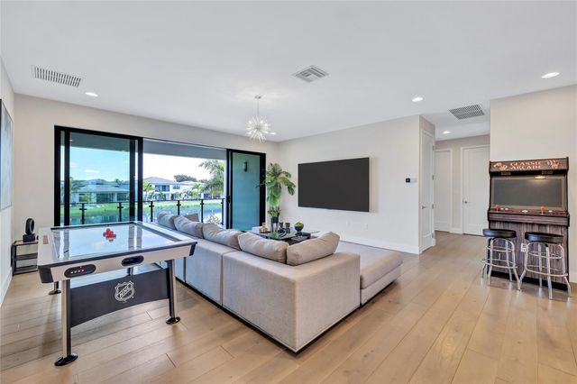 8553 Shoreacres St, Boca Raton, FL 33434