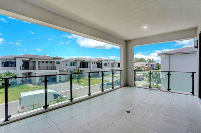 8553 Shoreacres St, Boca Raton, FL 33434