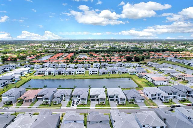 8553 Shoreacres St, Boca Raton, FL 33434