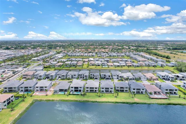 8553 Shoreacres St, Boca Raton, FL 33434