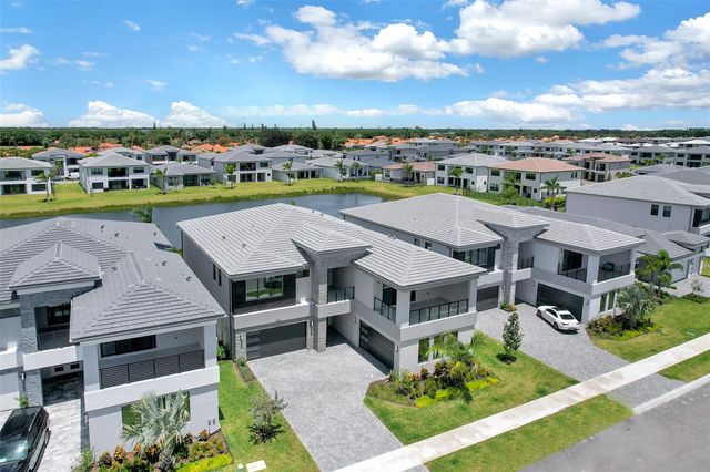 8553 Shoreacres St, Boca Raton, FL 33434