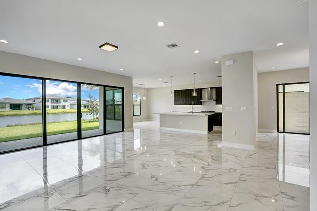 8553 Shoreacres St, Boca Raton, FL 33434