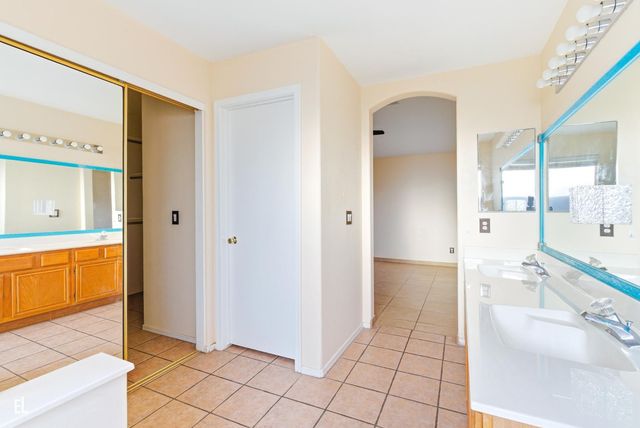 8431 W Wethersfield Road, Peoria, AZ 85381