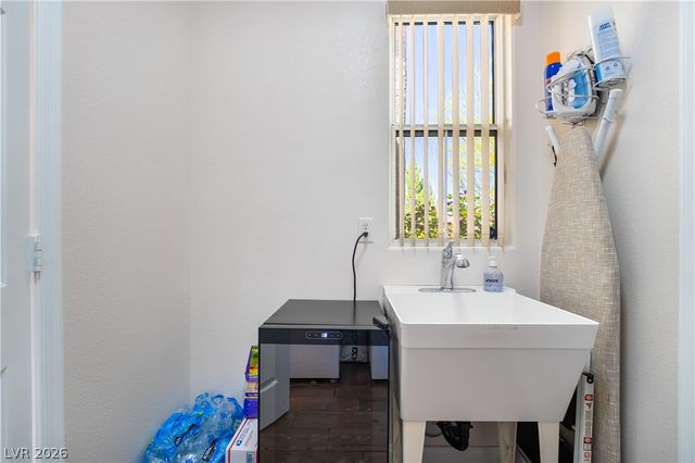 2893 Foxtail Creek Avenue, Henderson, NV 89052