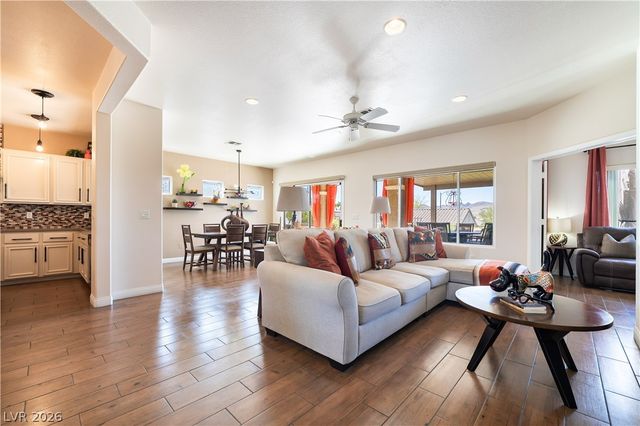 2893 Foxtail Creek Avenue, Henderson, NV 89052