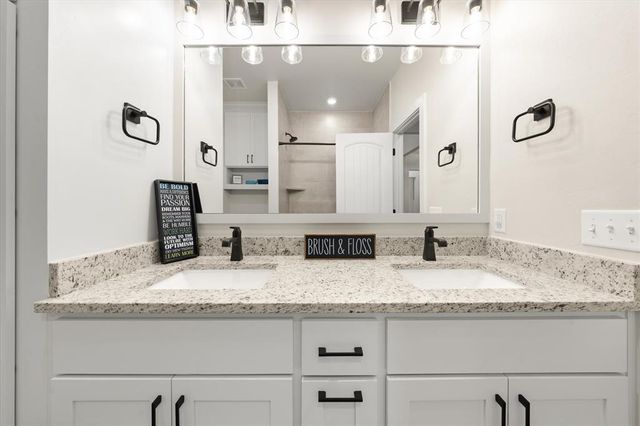 1361 Pineridge Circle, Piedmont, OK 73078