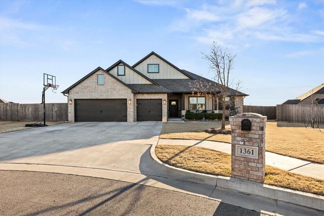 1361 Pineridge Circle, Piedmont, OK 73078
