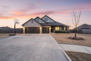 1361 Pineridge Circle, Piedmont, OK 73078