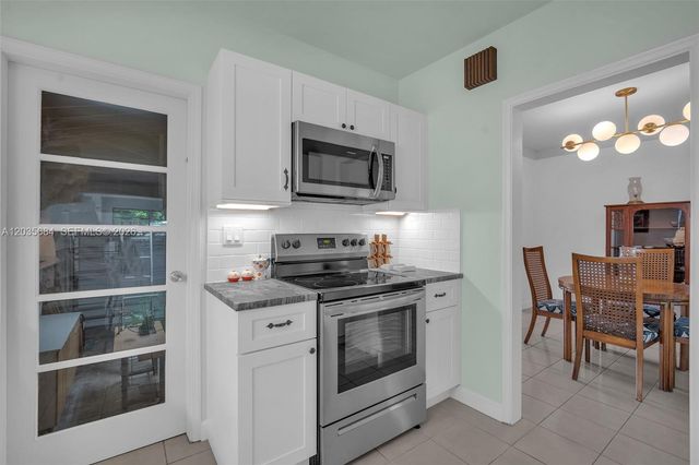 2420 SW 21st Ave, Miami, FL 33145