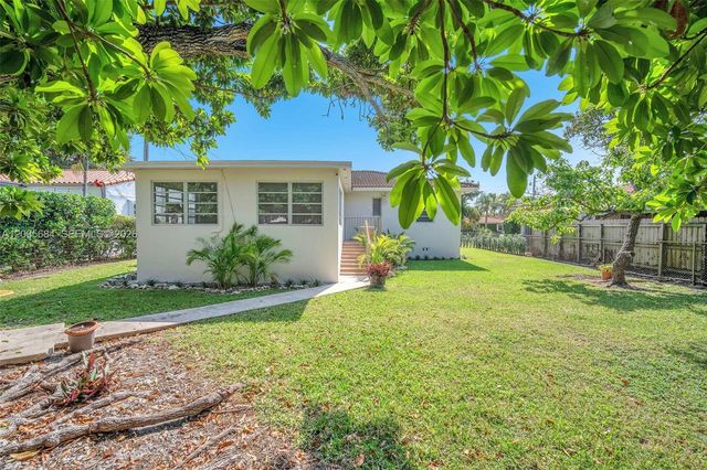 2420 SW 21st Ave, Miami, FL 33145