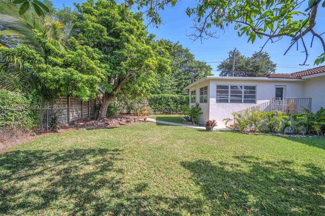 2420 SW 21st Ave, Miami, FL 33145